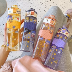 Bình Nước Vuông Có Sticker 550Ml - Su