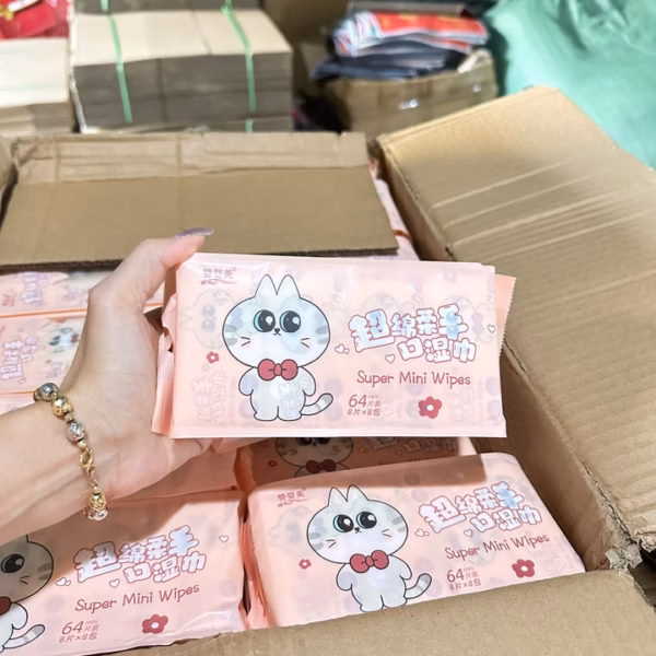 Set 8 Gói Khăn Ướt Mini Tiện Dụng Hình Siêu Dễ Thương - Be Yourself - Ảnh 3