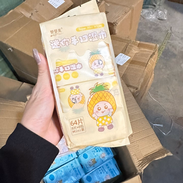 Set 8 Gói Khăn Ướt Mini Tiện Dụng Hình Siêu Dễ Thương - Be Yourself - Ảnh 6