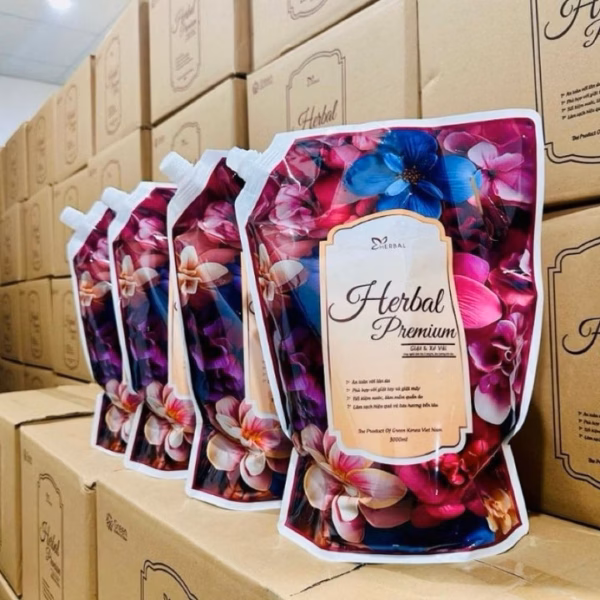 Nước Giặt Xả Herbal Pramium Hương Nước Hoa Pháp Siêu Sạch, Siêu Thơm An Toàn Với Trẻ Sơ Sinh 3 Lít- Ctb744 - Ảnh 13