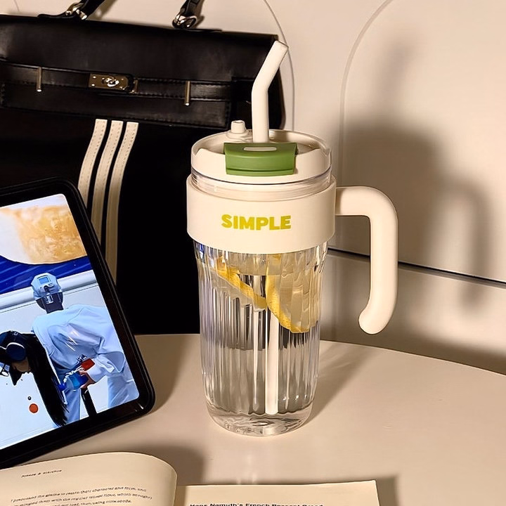 Bình Nước Simple Có Ống Hút Tay Cầm Dung Tích Lớn 920Ml - Su - Ảnh 7