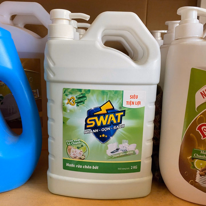 Nước Rửa Chén Swat Nhanh Gọn Sạch Hương Sả Chanh Can 2Kg Có Vòi Xịt Tiện Lợi L047 - Lady'S Passion - Ảnh 3