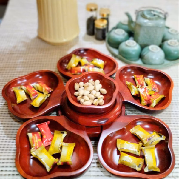 [Cái] Khay Bánh Mứt Hoa Mai Đế Xoay Gỗ Tràm Nguyên Khối - Tường Thuận - Ảnh 3