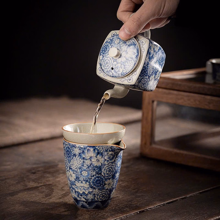 Bộ Ấm Chén Gốm Sứ Đức Hóa Cao Cấp, Họa Tiết Giả Cổ 9 Chi Tiết - Sương Mai