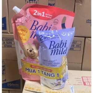 [Mua 1 Tặng 1 Nước Xả/Nước Giặt Ngẫu Nhiên] Nước Giặt Xả 2In1 Babi Mild Organic Hoa Anh Đào Sakura 2,4L - Gdn