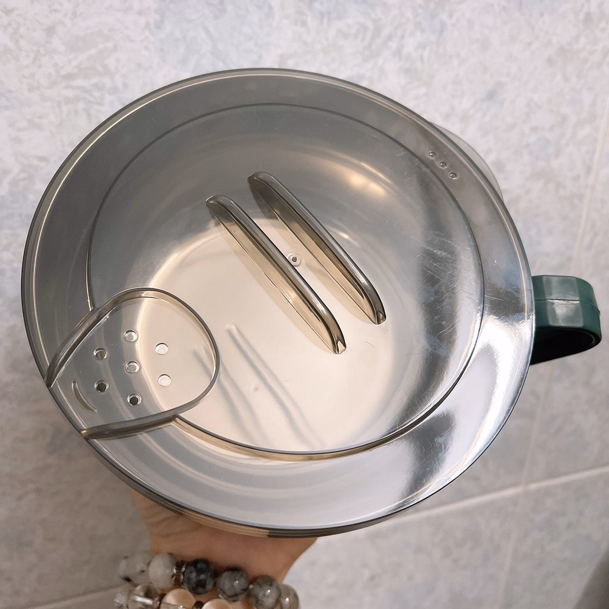 Ca Mì Inox Màu Ngẫu Nhiên Có Nắp Chống Đổ - Su - Ảnh 6