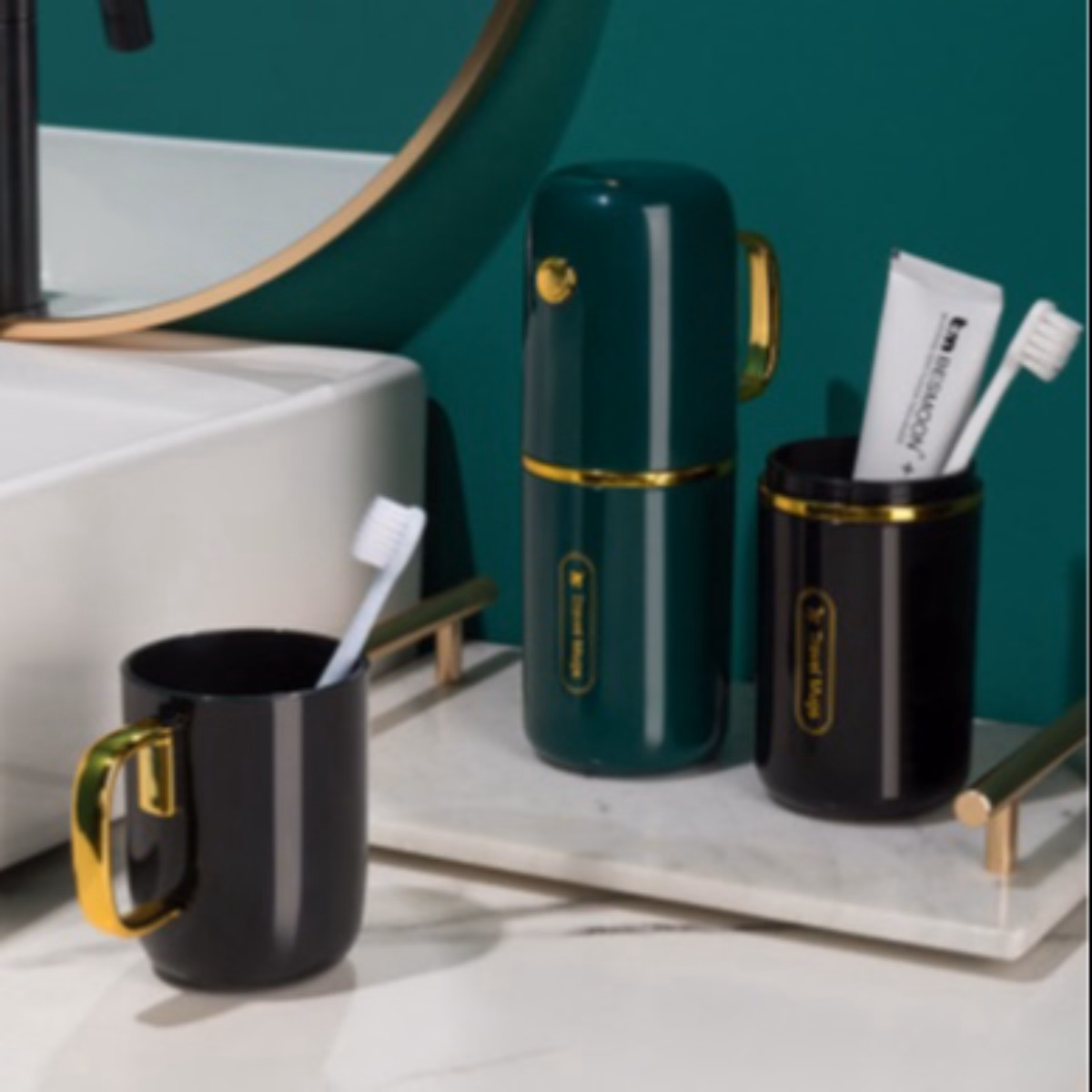 Hộp Đựng Bàn Chải Kiêm Cốc Xúc Miệng Cao Cấp - Su