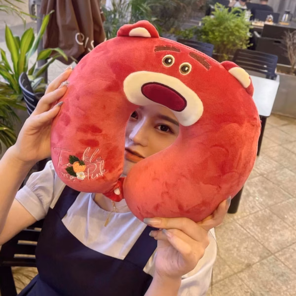 Gối Kê Cổ Chữ U Gấu Dâu Tây Hồng Lotso - Su Clothing - Ảnh 4