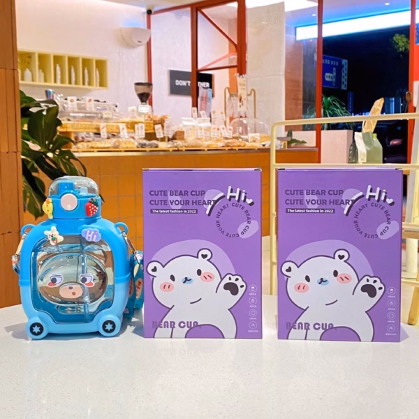 Bình Đựng Nước Gấu Siêu Đẹp1000Ml Mẫu Mới Hot 2023 Có Kèm Dây Đeo Dễ Thương Trẻ Trung Năng Động Gd015 - Lady'S Passion - Ảnh 6