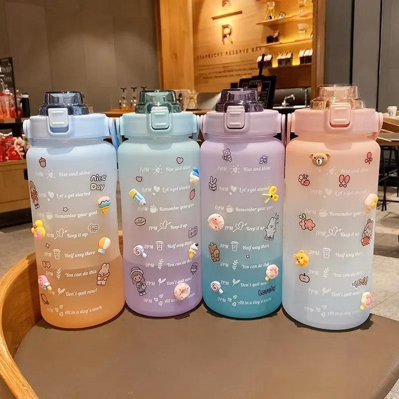 Bình Nước 2 Lít Siêu Dễ Thương Có Vạch Báo Giờ Uống Nước (Giao Màu Ngẫu Nhiên) Gd101 - Lady'S Passion - Ảnh 8