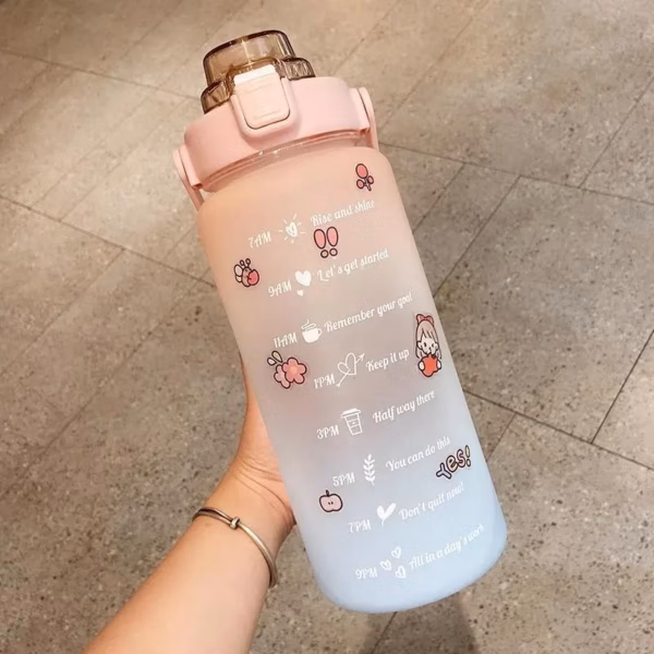 Bình Nước 2 Lít Siêu Dễ Thương Có Vạch Báo Giờ Uống Nước (Giao Màu Ngẫu Nhiên) Gd101 - Lady'S Passion - Ảnh 11