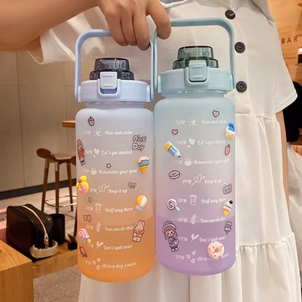 Bình Nước 2 Lít Siêu Dễ Thương Có Vạch Báo Giờ Uống Nước (Giao Màu Ngẫu Nhiên) Gd101 - Lady'S Passion - Ảnh 15