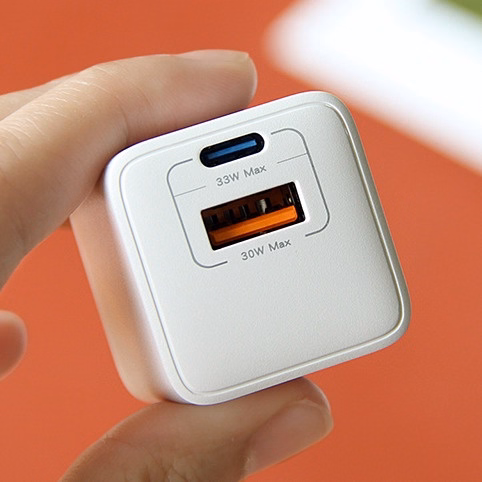 Hộp 1Cái - Củ Sạc 33W Rp-U26 Remax